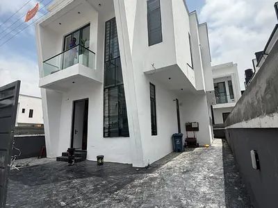 5 Bedroom Detached Duplex