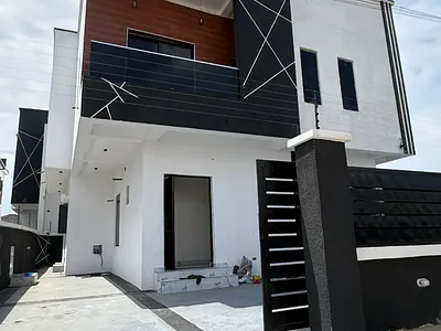 5 Bedroom Fully Detached Duplex