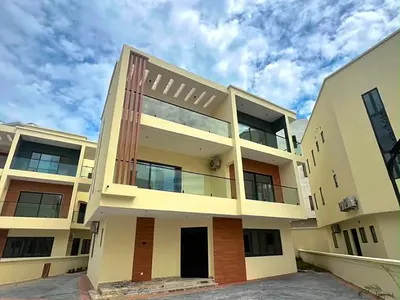 6-Bedroom Fully Detached Houses with 2 BQ