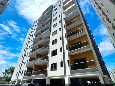 *4-Bedroom Apartment with Gym & Swimming Poo