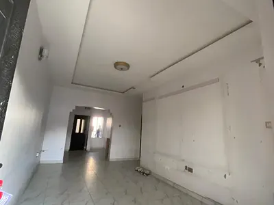 Sharp 2 Bedroom Flat in an Estate