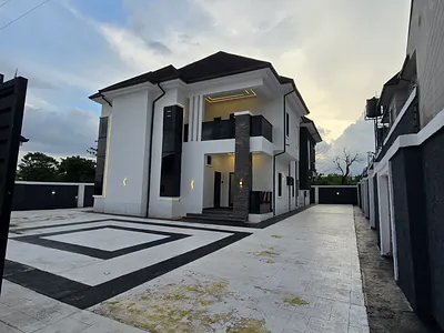 Luxury 5 Bedroom Duplex