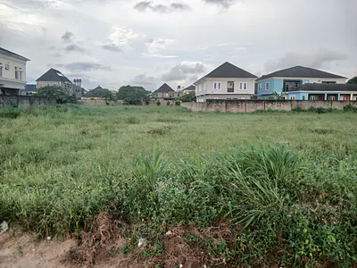 900SQM Dry Land in a Luxury Estate