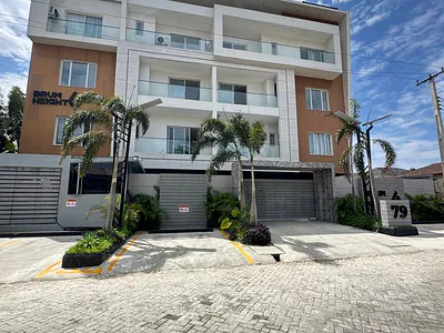 Luxe 2 Bedroom Penthouse with Elevator, Gym, Pool & Outdoor Gazebos.