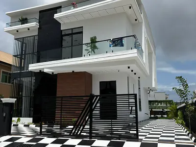 5 Bedroom Fully Detached with BQ and Swimming Pool