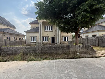 5 Bedroom Detached Duplex