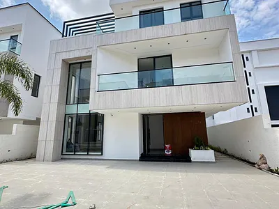 Luxury 6 Bed Duplex with with 2 BQ, Pool, Rooftop, Gazebo & Elevator