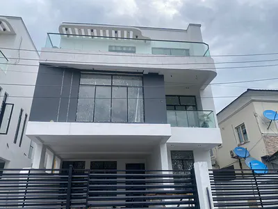 5 Bedroom Fully Detached Duplex in Chevy View Estate