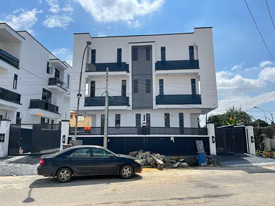 Luxury 4-Bedroom Semi-Detached Duplex with BQ