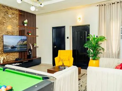 Newly Renovated 3 Bedroom Apartment