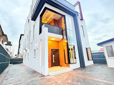 Newly Built 5 Bedroom Duplex
