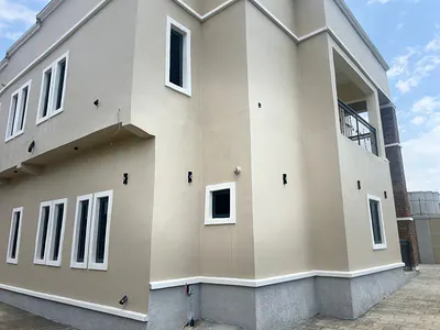 Tastefully Finished Luxury 4 Bedroom Fully Detached Duplex with 1 BQ
