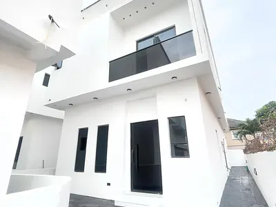 Luxurious 4bedroom Duplex with a BQ