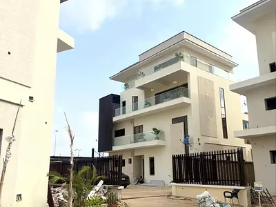 Luxury 6-Bedroom Fully Detached Duplex with Penthouse & Lift