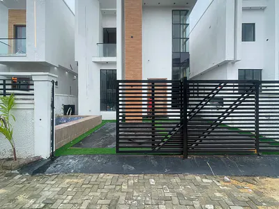 4 Bedroom Detached Duplex with Swimming Pool