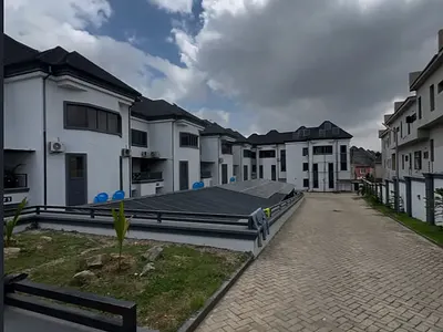 4 Bedroom Terraced Duplex with BQ