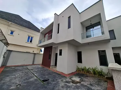 4 Bedrooms Semi-Detached with a BQ