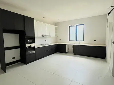 Luxury 4-Bedroom Terrace with BQ