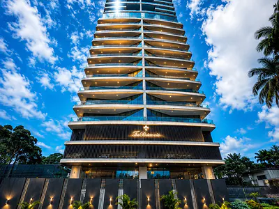 Luxury 4 Bedroom Pent Floor Apartment on the 10th Floor with Elevator