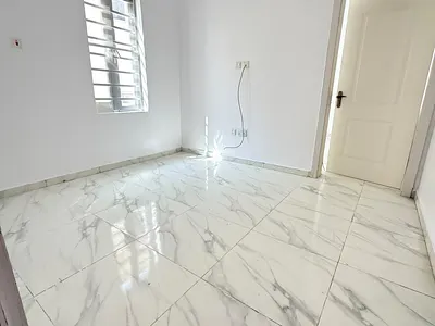 Mini Flat Upstairs Available