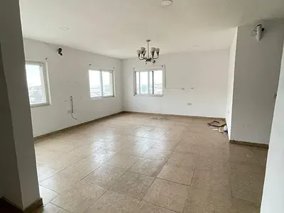 Well Maintained 3 Bedroom Apartment