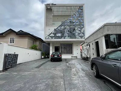 110 SQM Commercial Space