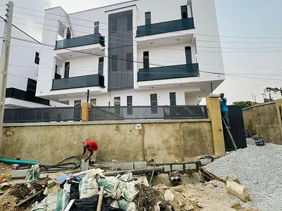 Screaming Luxury 5 Bedroom Fully Detached Duplex