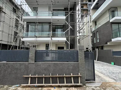 5 Bedrooms Fully Detached Duplex with BQ