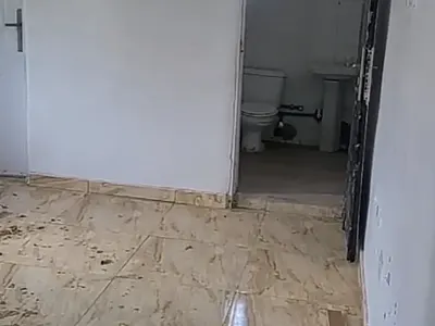 Spacious Upstairs Room Seifcon{ Video }