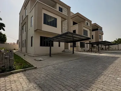 5bedroom Fully Detatched Duplex with BQ