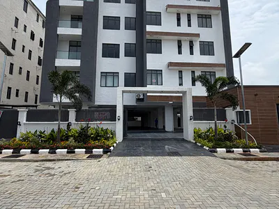 Spacious 2 Bedroom Flat in Secured Environment