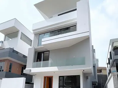Fully Automated Enthralling 5 Bedroom fully Detached Duplex with Pool