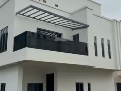 Standard Modern Newly Built Spacious 4 Bedroom Detached Duplex & BQ