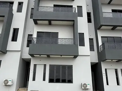 5 Bedroom Terraced Duplex with 1 Room BQ