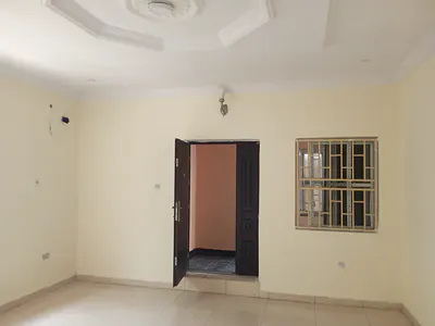 Newly Renovated Spacious Miniflat