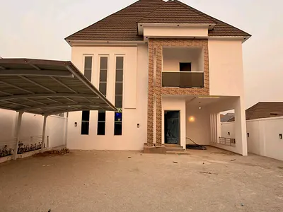 5 Bedroom Duplex for Sale