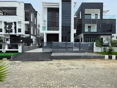 Beautifully Finished 5 Bedroom Detached Home with BQ, Rooftop Terrace