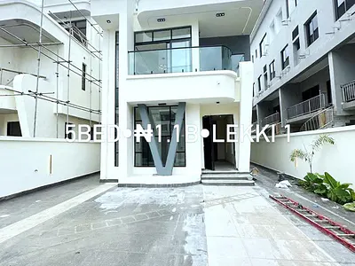 Luxury 5 Bedroom Fully Detached Duplex Swimming Pool, Cinema