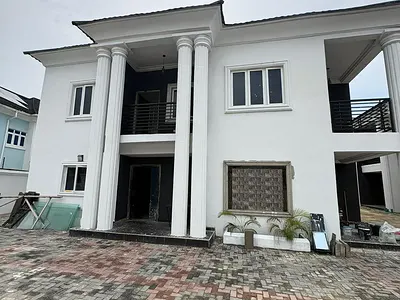 Lovely 3-Bedroom Terrace Duplex