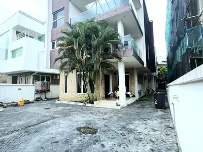 Fully Detached Luxury 5 Bedroom House Plus 1 Room Service Quarters