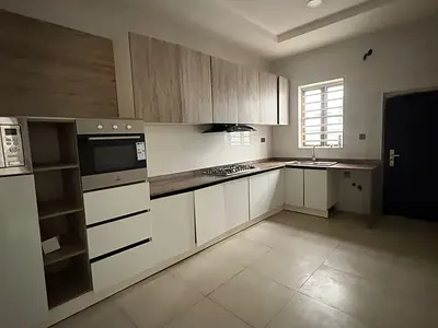 Spacious Single Room Upstairs.