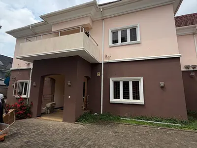 5 Bedroom Semi Detached