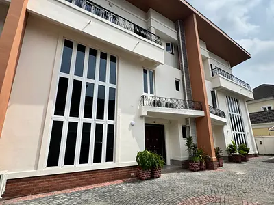 5 Bedroom Terrace House with BQ