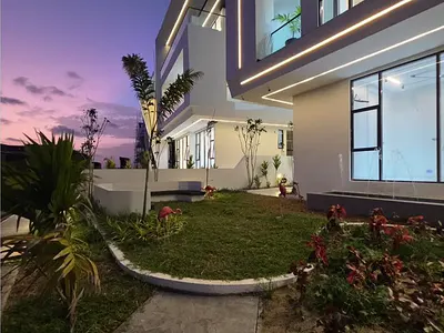 Super Luxury 5 Bedroom Detached Home with BQ, Cinem, Home Office & Pool