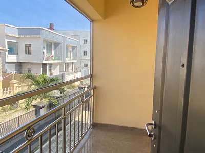 One Bedroom & Palour in a Serene Estate with Personal Kitchen