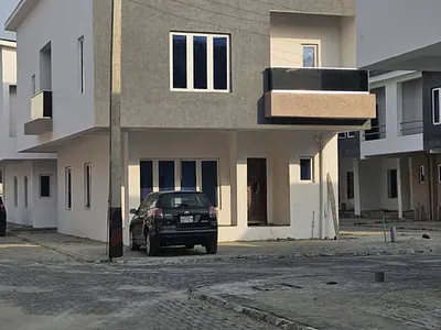 5-Bed Fully Detached