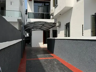 Luxury 5-Bedroom Detached Duplex with Excellent Facility