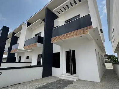 Premium 4 Bedroom Semi-Detached House with BQ
