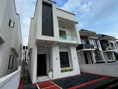Premium 5 Bedroom Detached House with BQ and Swimming Pool