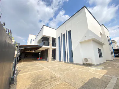 Luxury 6 Bedrooms Standalone Fully Detached Duplex